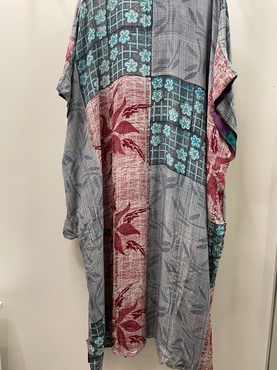 Float On Muu #53 by Kantha Bae