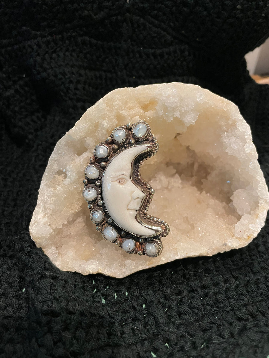 Mother of Pearl Crescent Moon Face Adjustable Ring