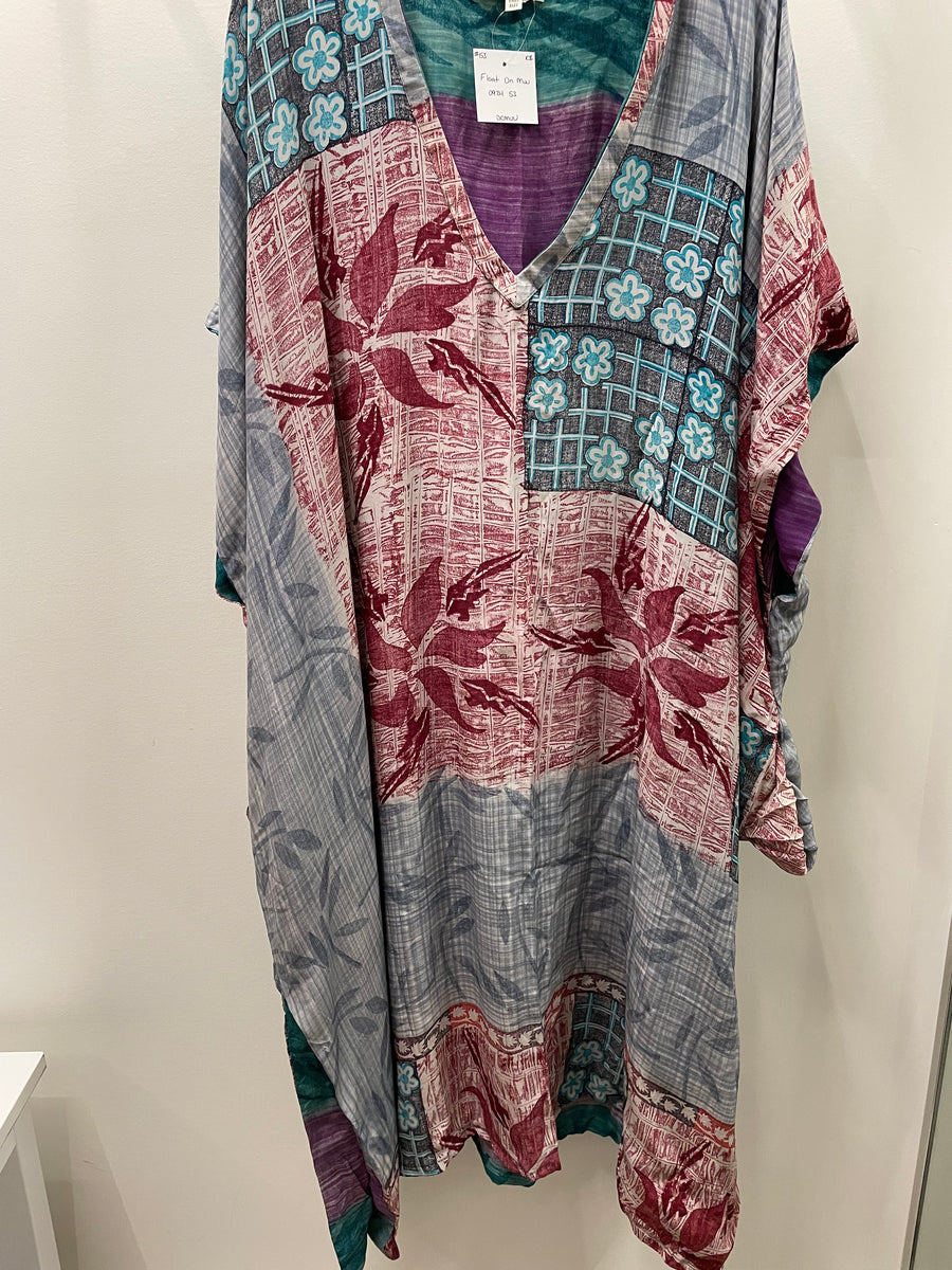 Float On Muu #53 by Kantha Bae