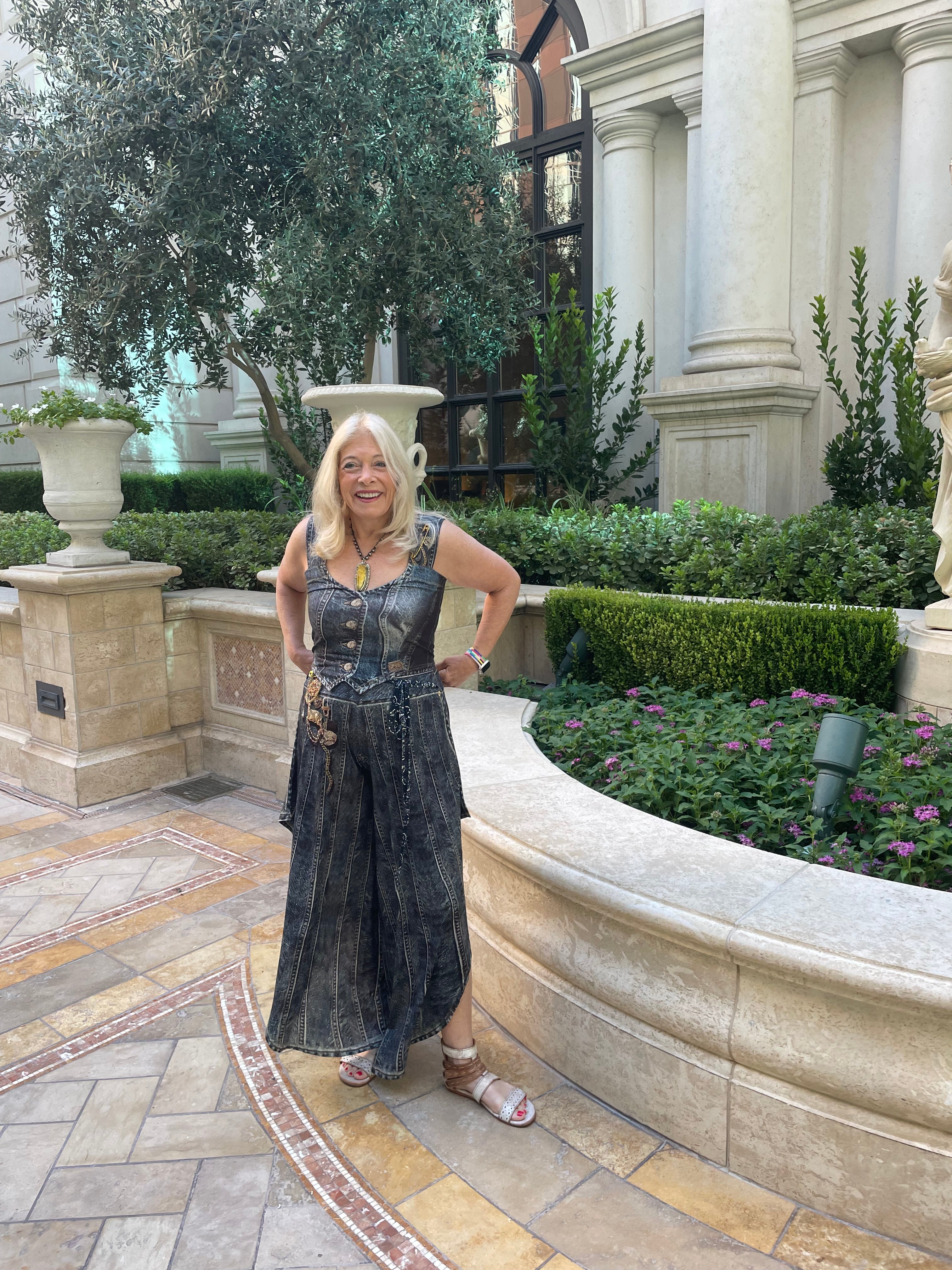 Carved Onyx Cicada Short Necklace