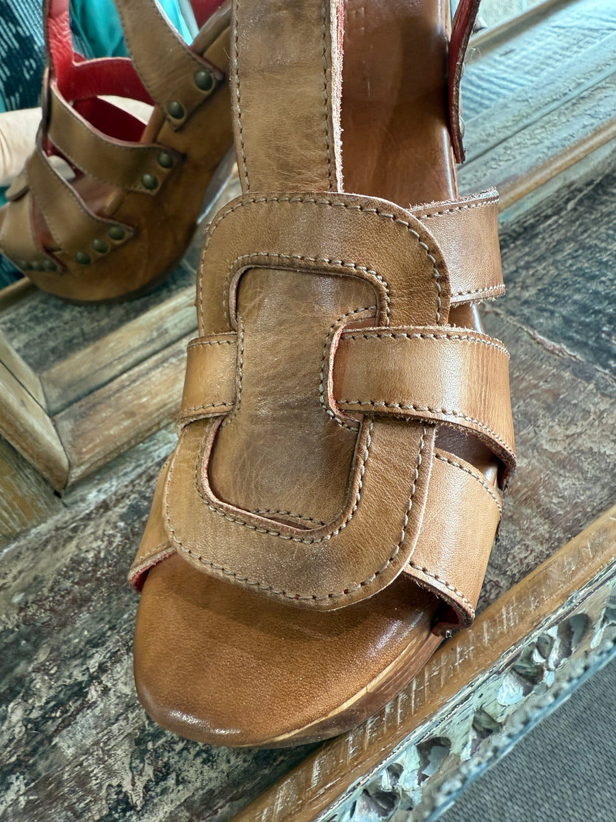 Bedstu Caitlin Platform Sandal