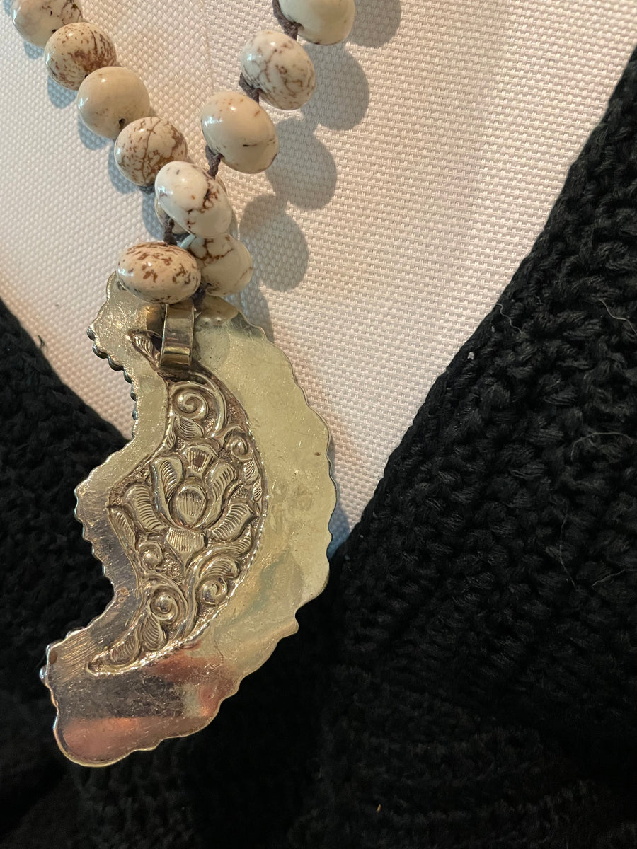 Turquoise Moon Face Short Necklace