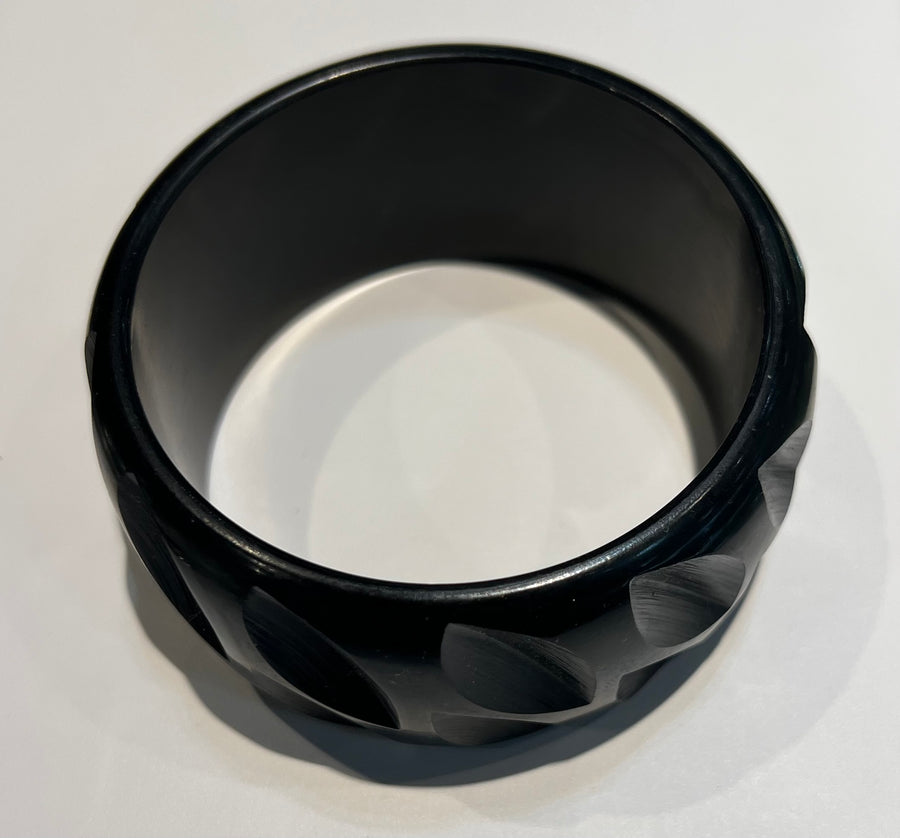 Carved Leaves Copal Bangle