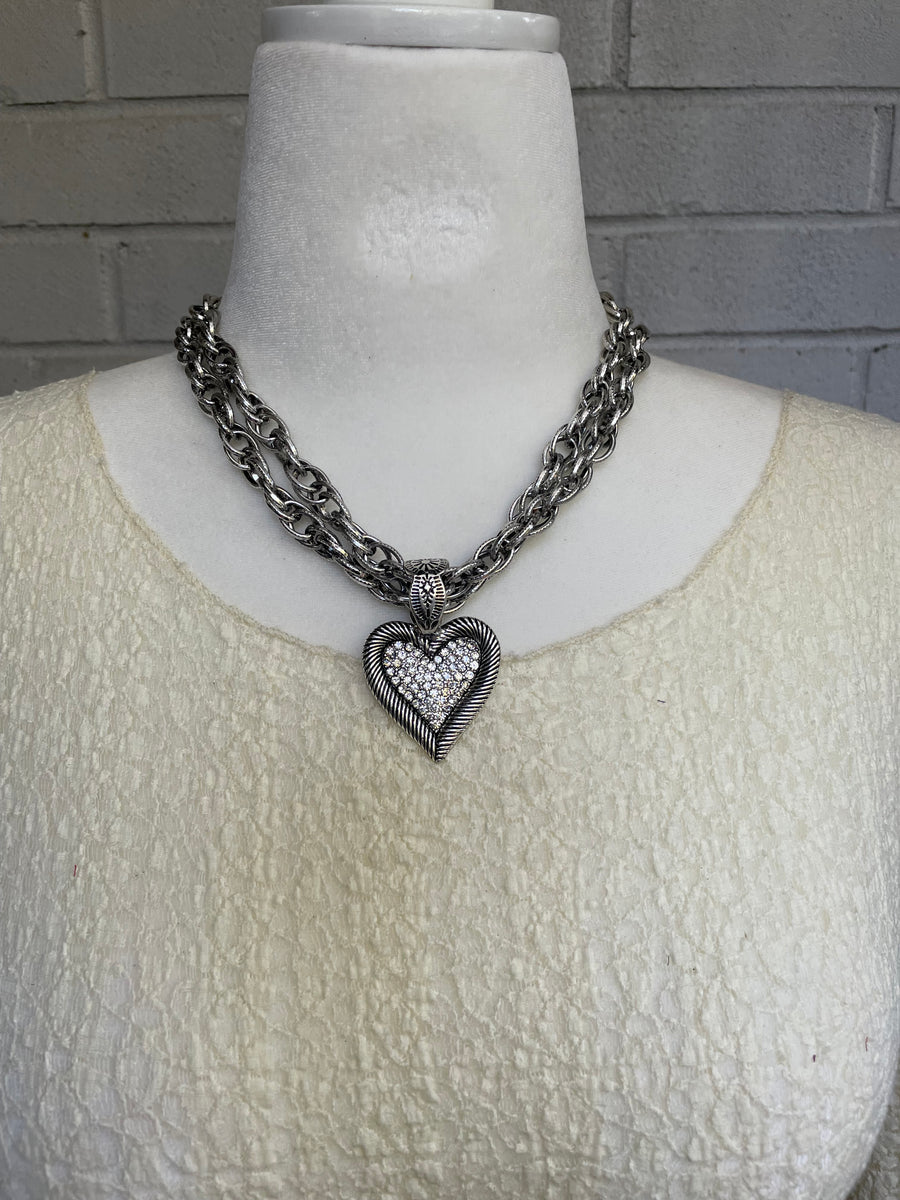 Twisted Chain Heart Necklace
