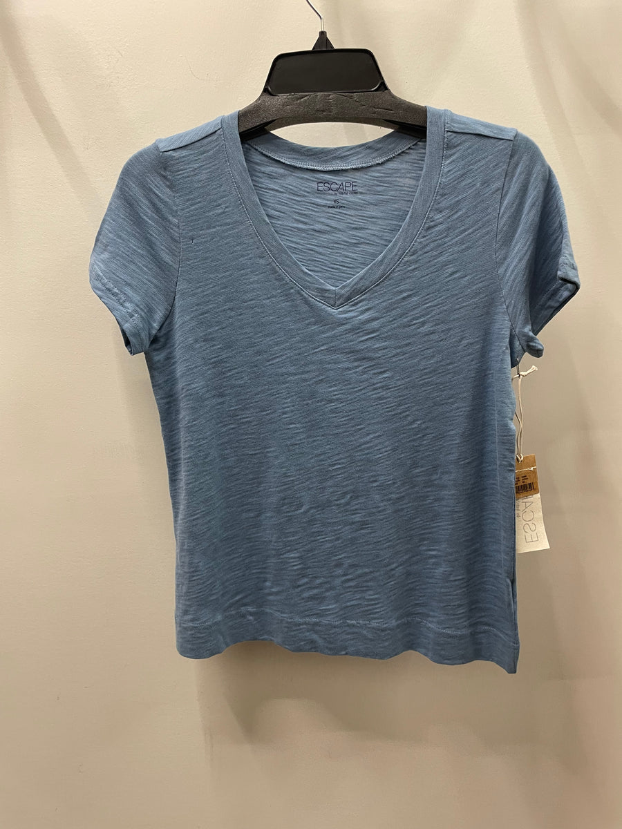 Solid Short Sleeve V-Neck Tee by Escape