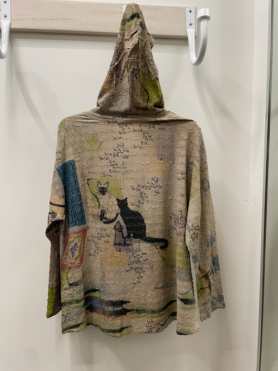 Hooded Pullover in Sassy & Queen Print by Inoah