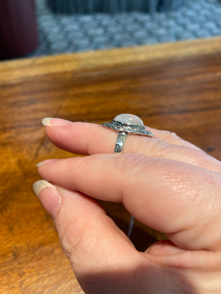 Vintage Moonstone Ring in Silver
