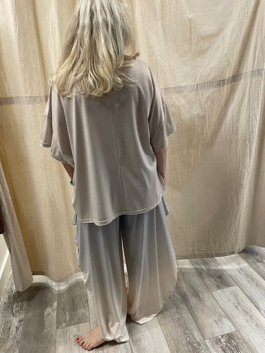 IPNG Design V-Neck Tee "Long Live The Gritty"