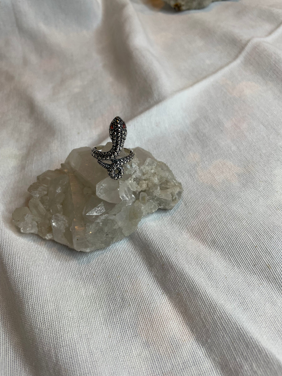 Ruby Eyed Snake Ring