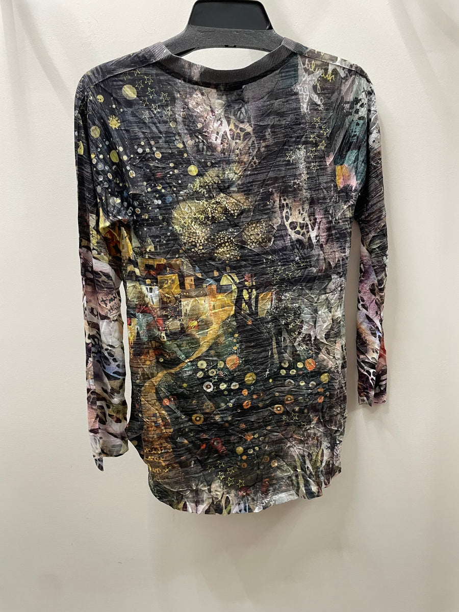 Crinkle Knit Top in Starlights Print by Inoah