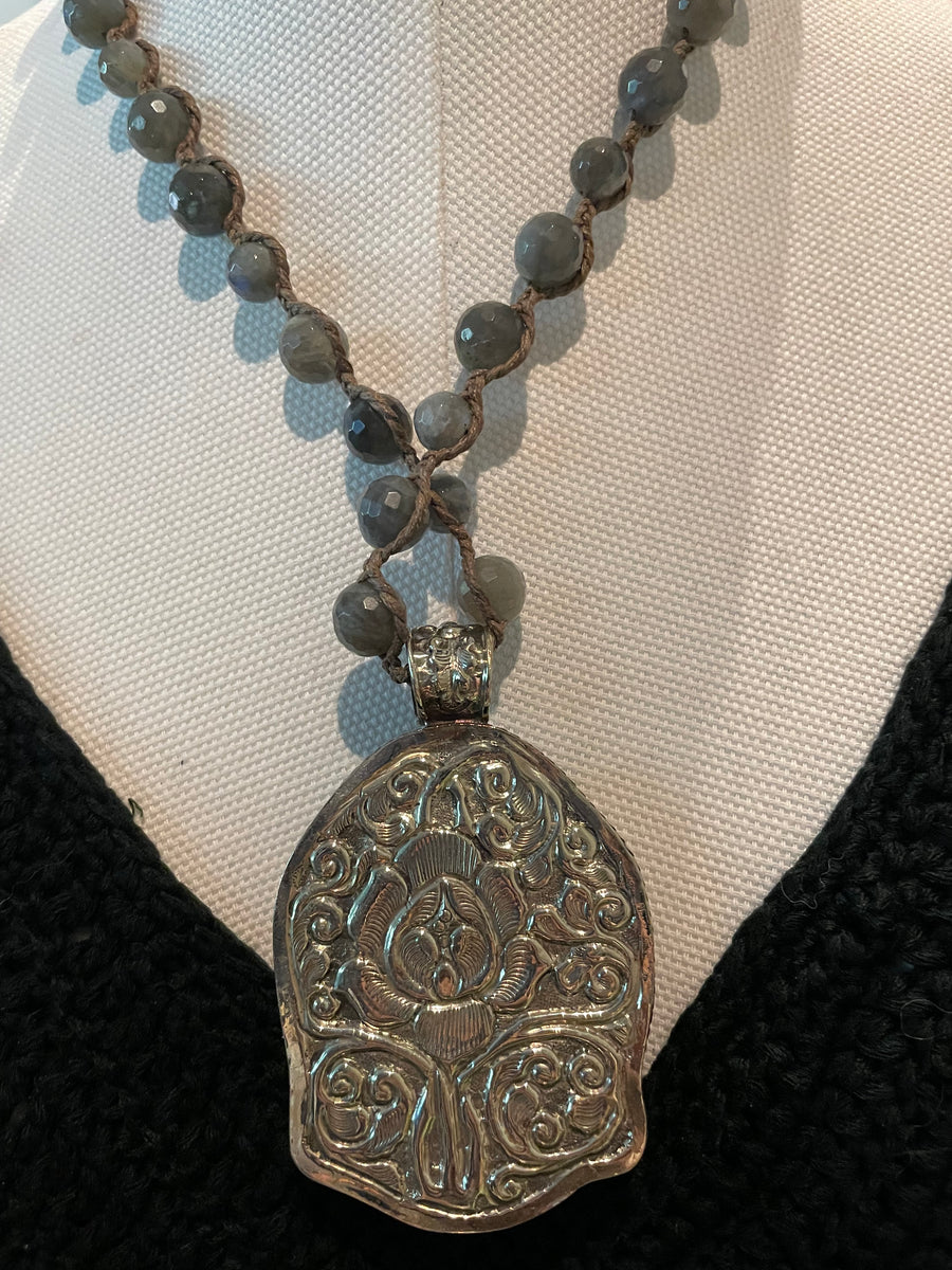 Buddha Carved in Labradorite Short Necklace