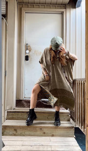 Float On Muu #111 by Kantha Bae