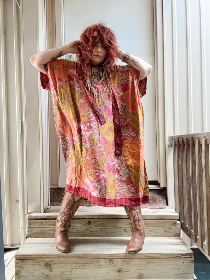 Float On Muu #53 by Kantha Bae