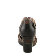 L'Artiste SayYes Closed Toe Leather Shoe