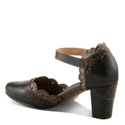 L'Artiste SayYes Closed Toe Leather Shoe
