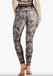 Yoga Democracy Printed Leggings in Espresso Yourself 1103133 - Robin Boutique-Boutique 