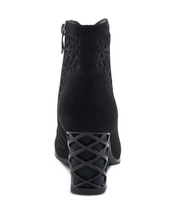 Azura Rebella Boots Robin Boutique