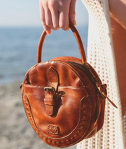 Bedstu Arenfield Round Leather Bag